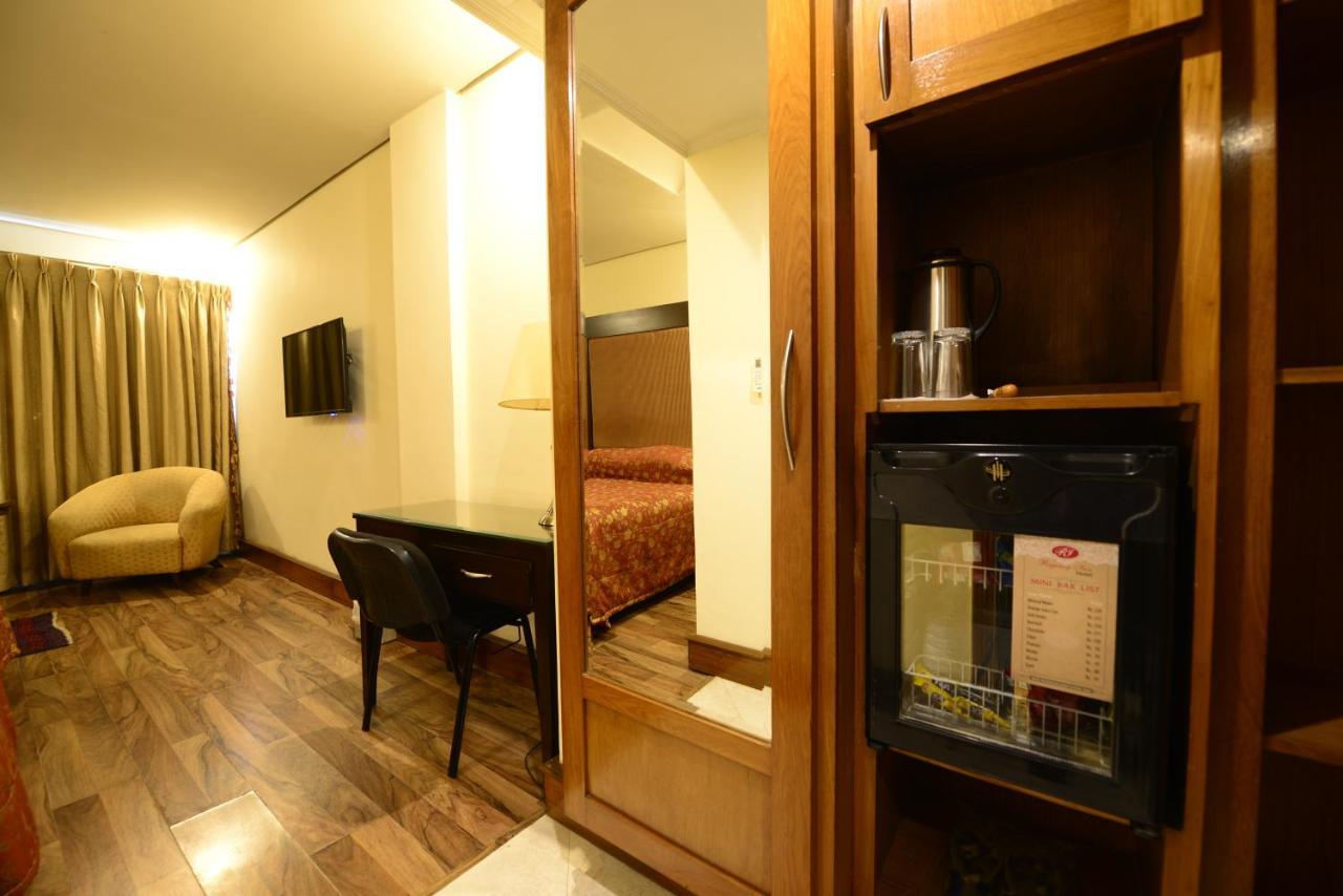 Regency Inn Hotel Lahore Extérieur photo