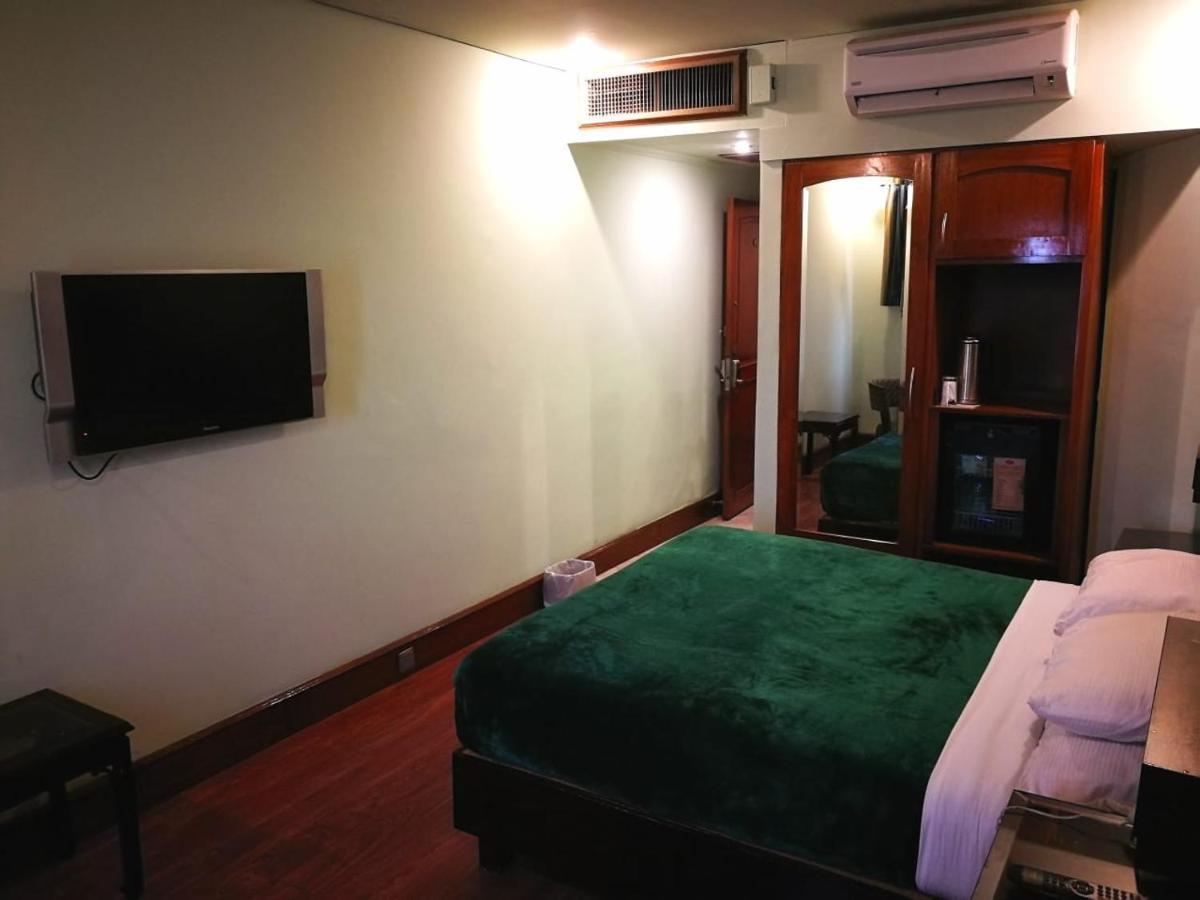 Regency Inn Hotel Lahore Extérieur photo