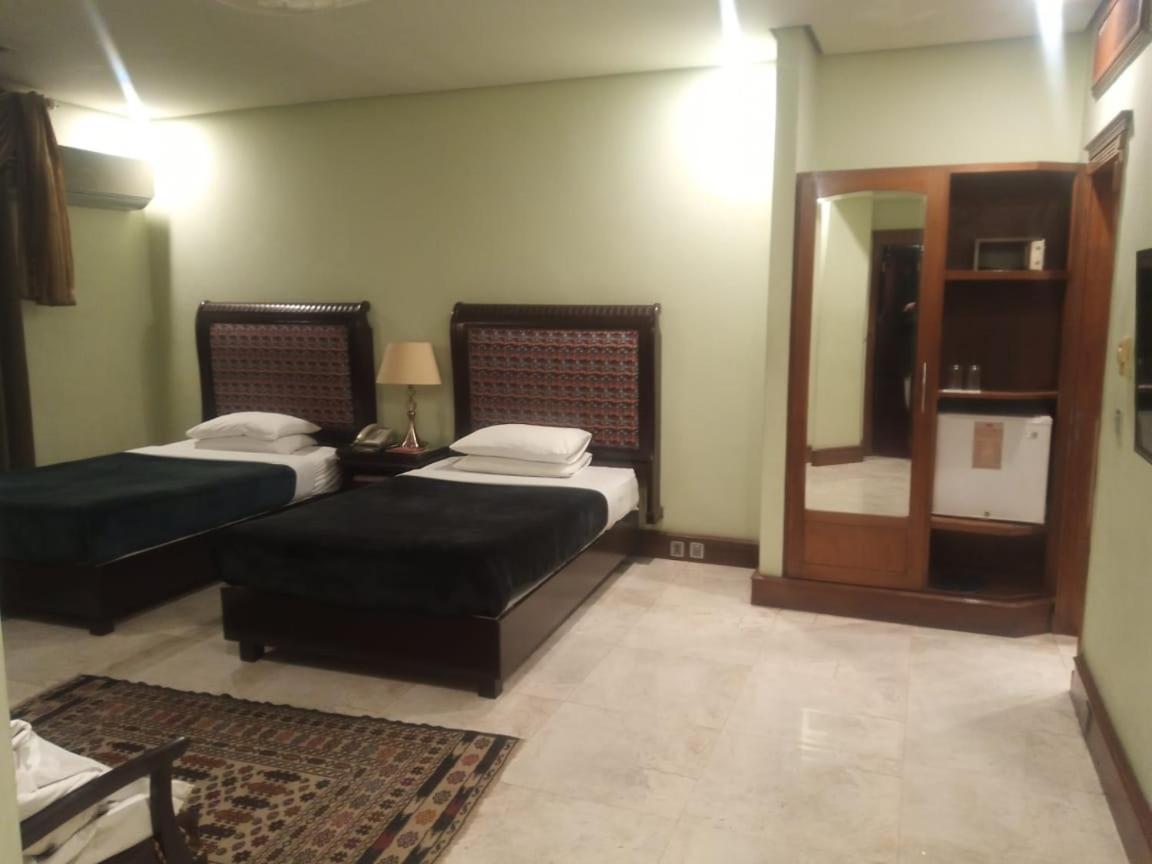 Regency Inn Hotel Lahore Extérieur photo