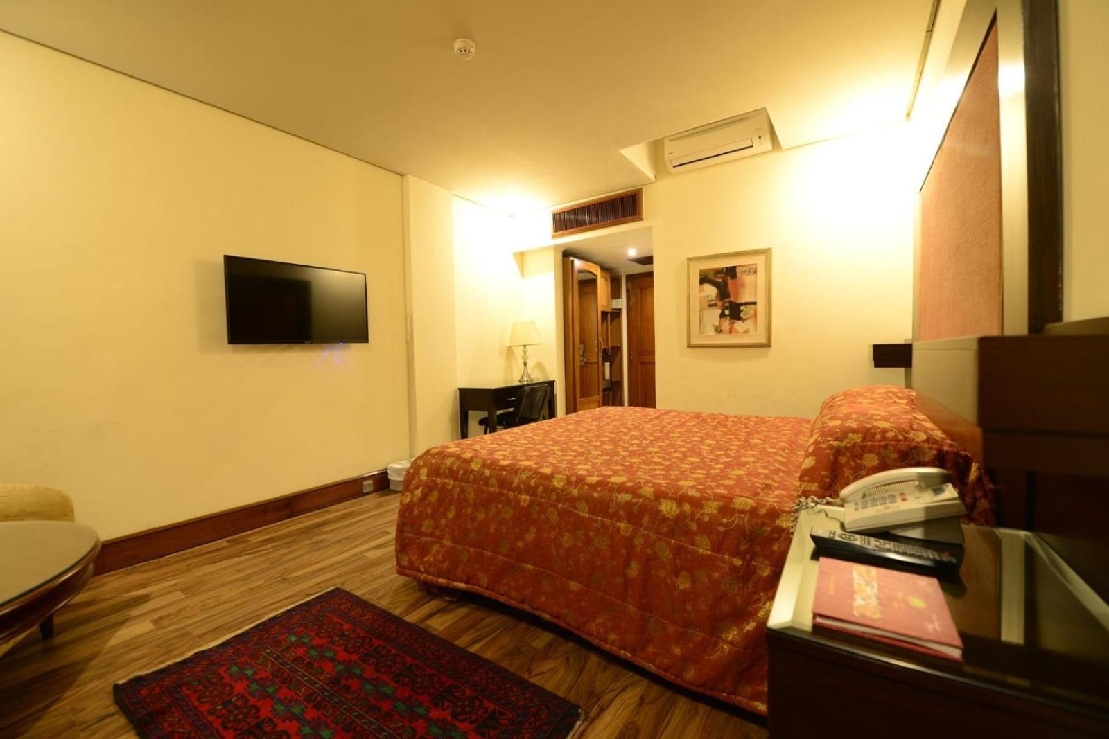 Regency Inn Hotel Lahore Extérieur photo