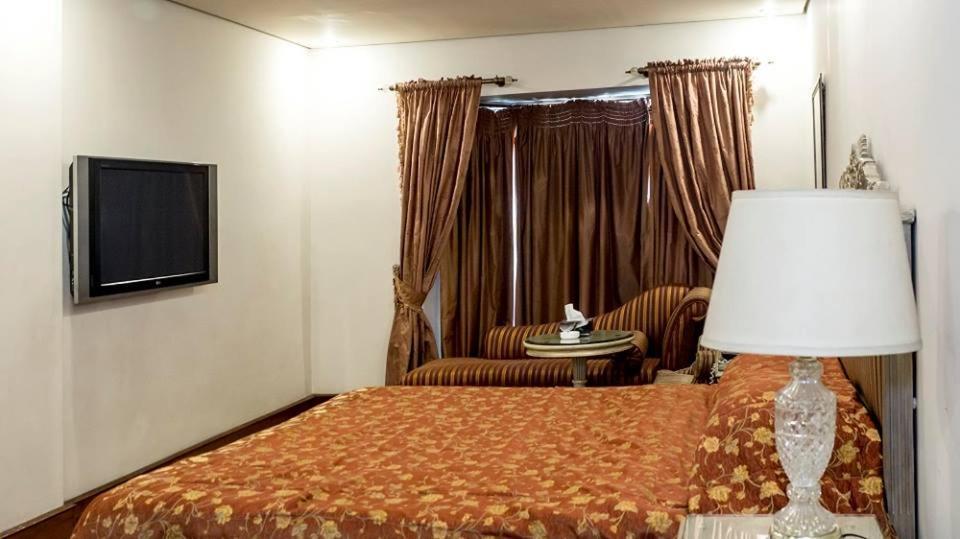 Regency Inn Hotel Lahore Extérieur photo